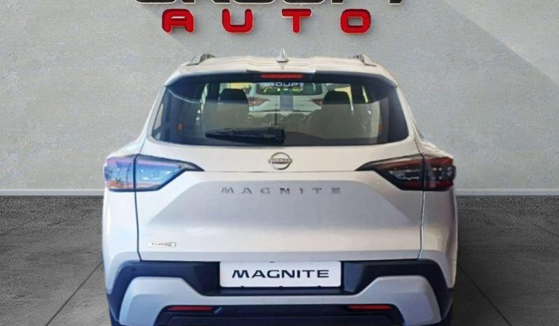 
								Nissan Magnite 1.0T Acenta full									