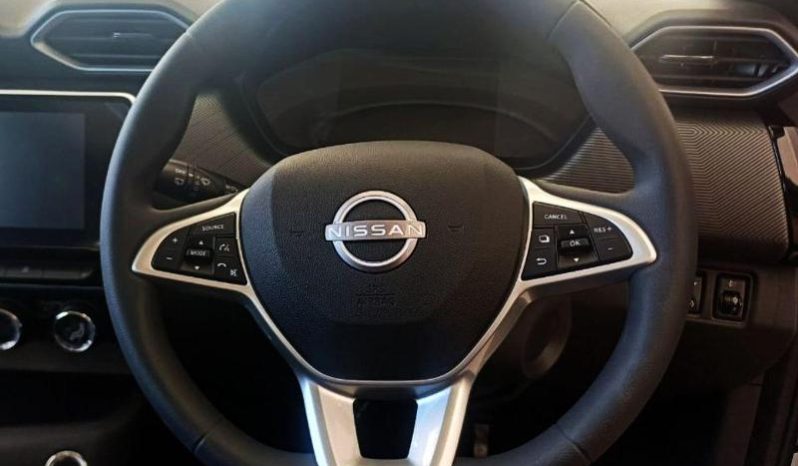 
								Nissan Magnite 1.0T Acenta full									