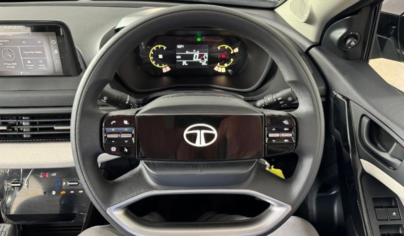 
								Tata Curvv 1.2T Pure Plus full									