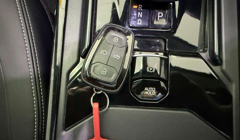 
								TATA HARRIER HARRIER 2.0TD FEARLESS + A/T full									