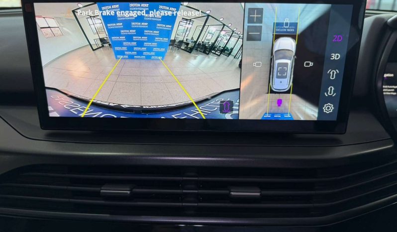 
								TATA HARRIER HARRIER 2.0TD FEARLESS + A/T full									