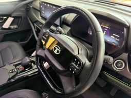 
										TATA HARRIER HARRIER 2.0TD FEARLESS + A/T full									