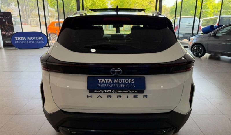 
								TATA HARRIER HARRIER 2.0TD FEARLESS + A/T full									