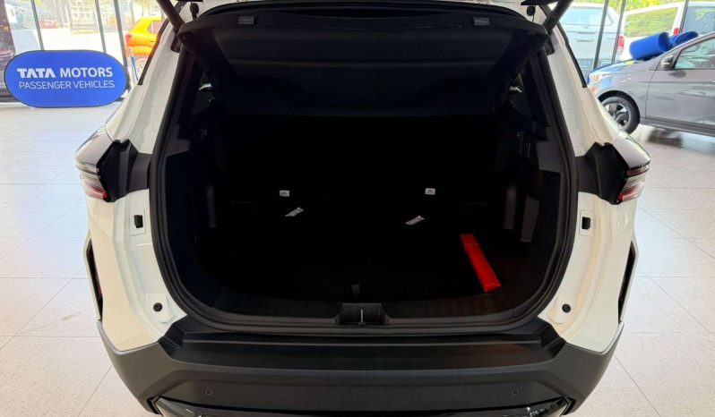 
								TATA HARRIER HARRIER 2.0TD FEARLESS + A/T full									