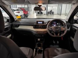 
										Tata Punch 1.2 Adventure full									