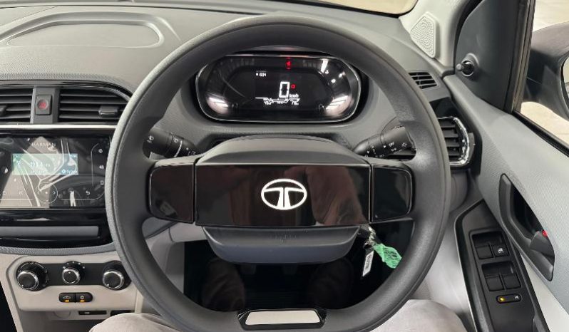 
								Tata Tiago 1.2 Xm full									