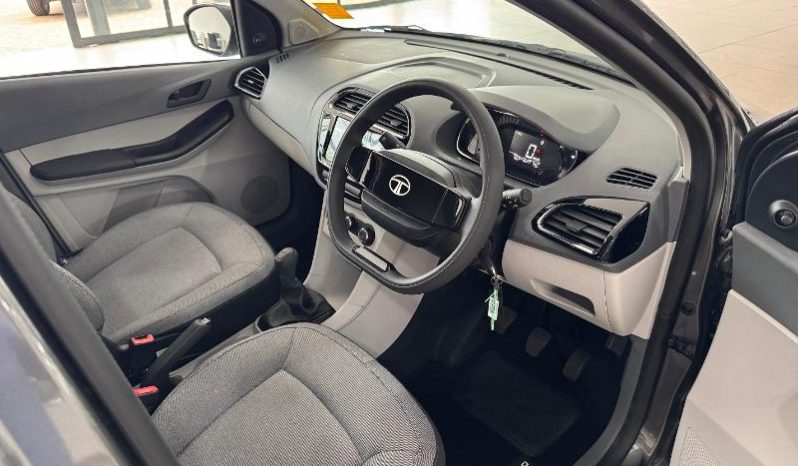 
								Tata Tiago 1.2 Xm full									