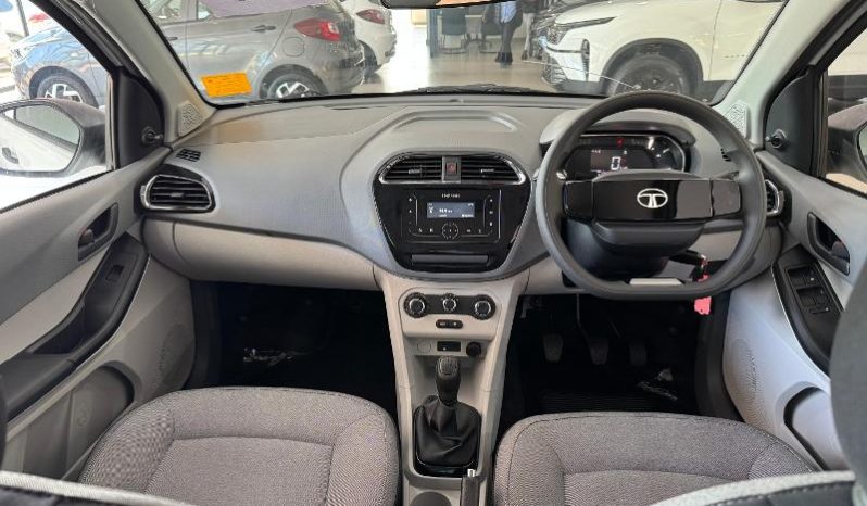 
								Tata Tiago 1.2 Xm full									