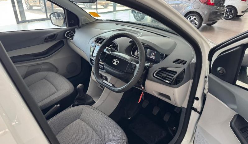 
								Tata Tiago 1.2 Xm full									