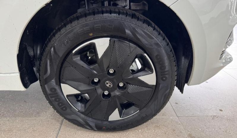 
								Tata Tiago 1.2 Xt Amt full									