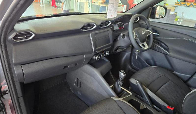 
								Nissan Magnite 1.0 Visia full									