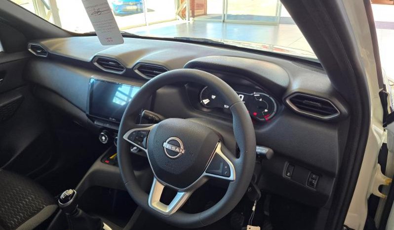 
								Nissan Magnite 1.0 Visia full									