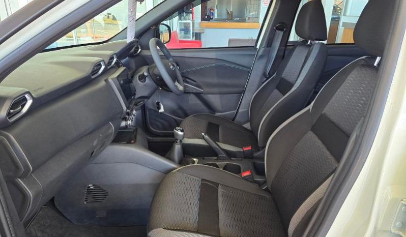 
								Nissan Magnite 1.0 Visia full									