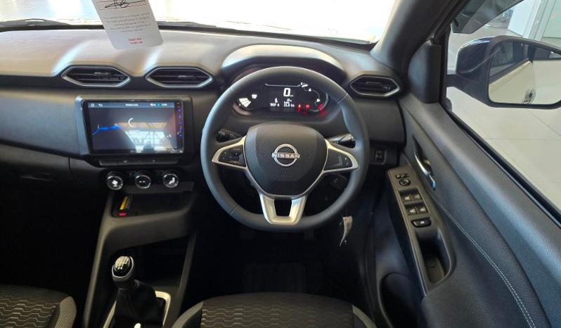 
								Nissan Magnite 1.0 Visia full									
