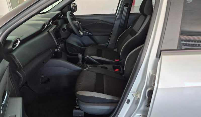 
								Nissan Magnite 1.0 Visia At full									