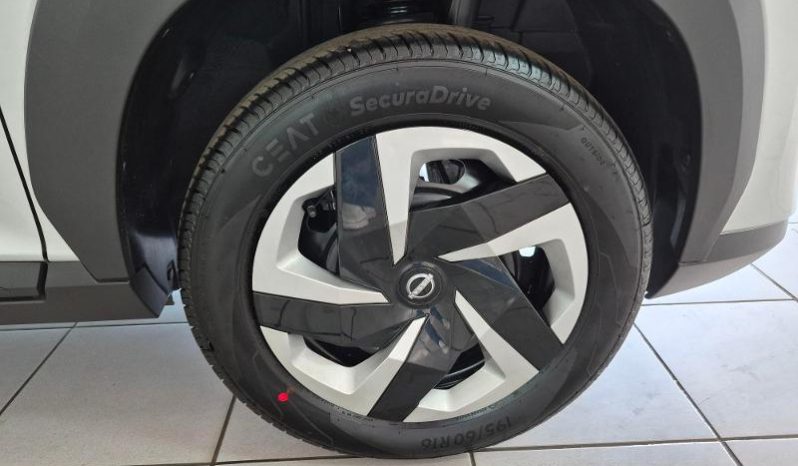 
								Nissan Magnite 1.0 Visia At full									