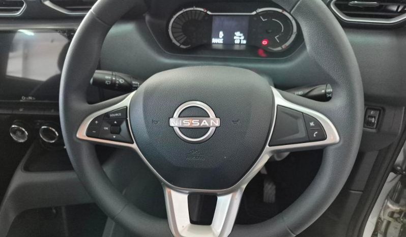 
								Nissan Magnite 1.0 Visia At full									