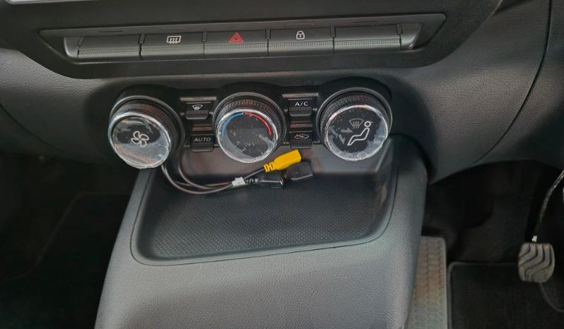 
								Nissan Magnite 1.0 Visia At full									