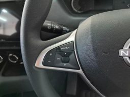 
										Nissan Magnite 1.0 Visia At full									