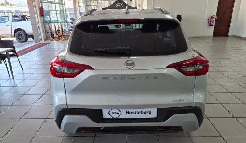 
								Nissan Magnite 1.0 Visia At full									