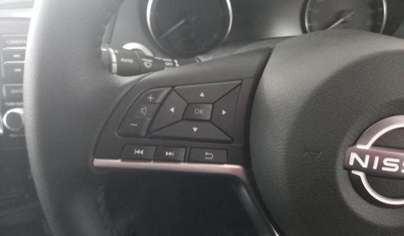 
								Nissan Navara 2.5D Le Plus D Cab 4X2 At full									