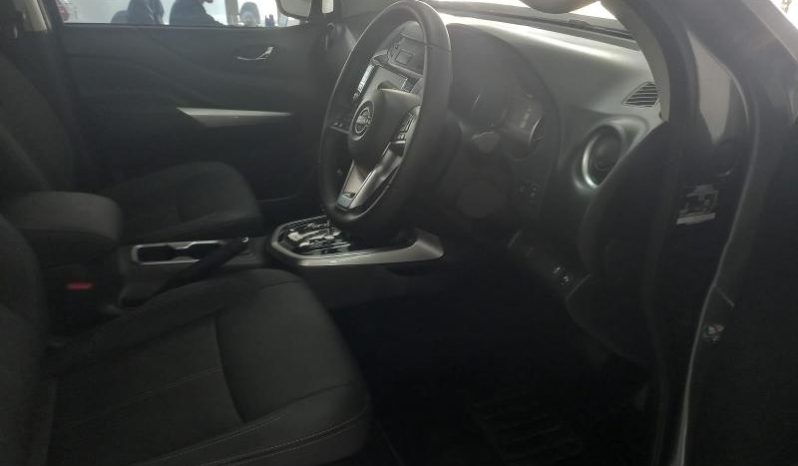 
								Nissan Navara 2.5D Le Plus D Cab 4X2 At full									