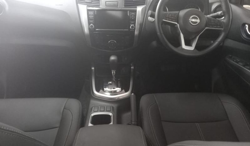 
								Nissan Navara 2.5D Le Plus D Cab 4X2 At full									