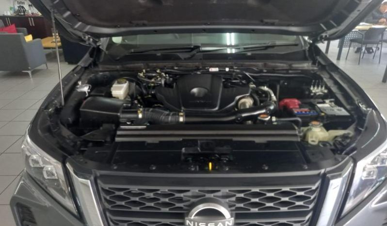 
								Nissan Navara 2.5D Le Plus D Cab 4X2 At full									