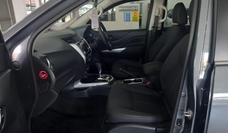 
								Nissan Navara 2.5D Le Plus D Cab 4X2 At full									