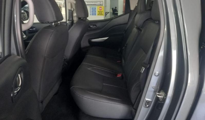 
								Nissan Navara 2.5D Le Plus D Cab 4X2 At full									