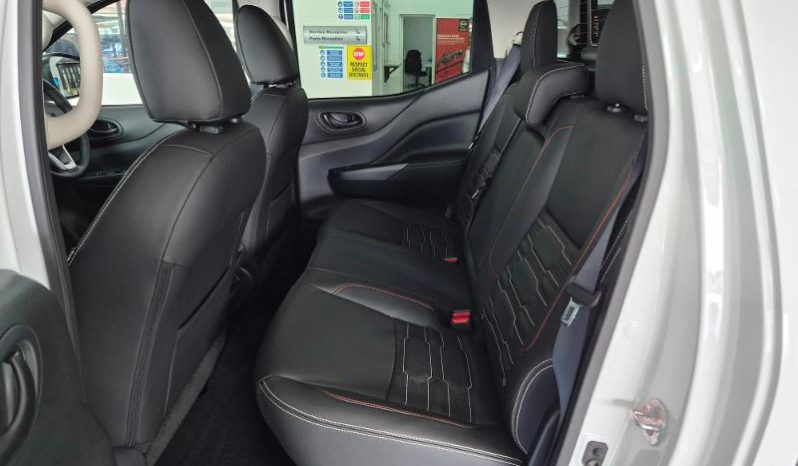 
								Nissan Navara 2.5D Pro-4X Warrior D Cab 4X4 At full									