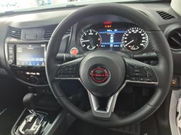 
										Nissan Navara 2.5D Pro-4X Warrior D Cab 4X4 At full									