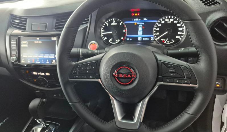 
								Nissan Navara 2.5D Pro-4X Warrior D Cab 4X4 At full									