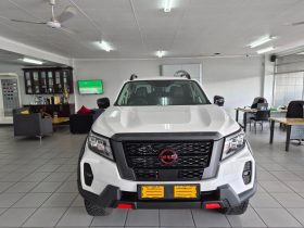 Nissan Navara 2.5D Pro-4X Warrior D Cab 4X4 At