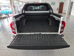 
										Nissan Navara 2.5D Pro-4X Warrior D Cab 4X4 At full									