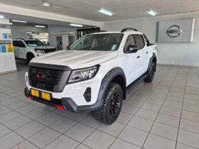 Nissan Navara 2.5D Pro-4X Warrior D Cab 4X4 At