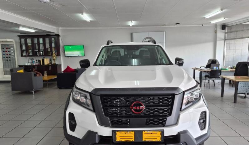 
								Nissan Navara 2.5D Pro-4X Warrior D Cab 4X4 At full									