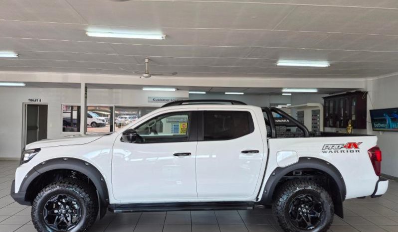 
								Nissan Navara 2.5D Pro-4X Warrior D Cab 4X4 At full									