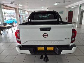 Nissan Navara 2.5D Pro-4X Warrior D Cab 4X4 At