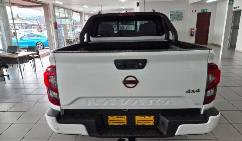 
								Nissan Navara 2.5D Pro-4X Warrior D Cab 4X4 At full									