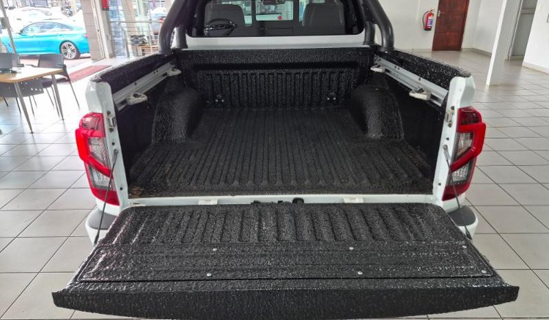 
								Nissan Navara 2.5D Pro-4X Warrior D Cab 4X4 At full									