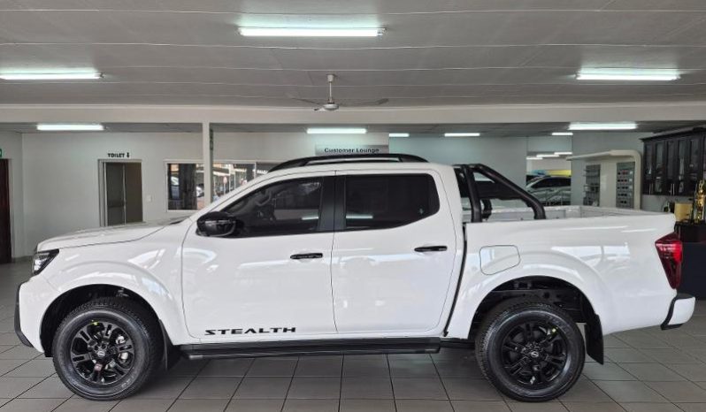 
								Nissan Navara 2.5D Stealth D Cab 4X2 At full									