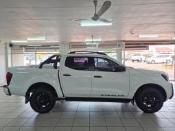 
										Nissan Navara 2.5D Stealth D Cab 4X2 At full									