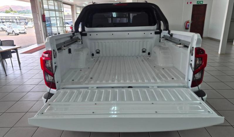 
								Nissan Navara 2.5D Stealth D Cab 4X2 At full									