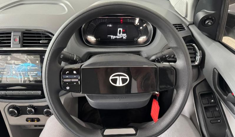 
								Tata Tiago 1.2 Xt full									