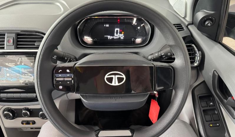 
								Tata Tiago 1.2 Xt full									
