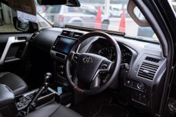
										Toyota Land Cruiser Prado 2.8GD VX-L full									