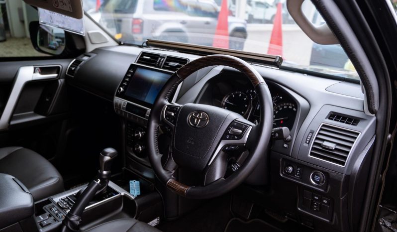 
								Toyota Land Cruiser Prado 2.8GD VX-L full									