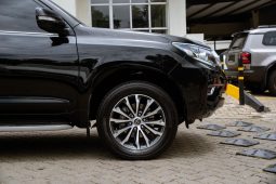 
										Toyota Land Cruiser Prado 2.8GD VX-L full									