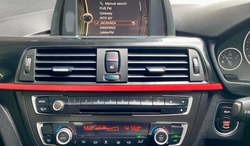 
								BMW 3 Series Sedan 320d Sport Line full									